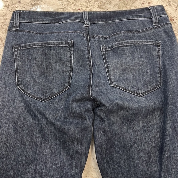 ANN TAYLOR WOMENS JEANS. Modern Fit. SIZE 8 - Picture 2 of 6